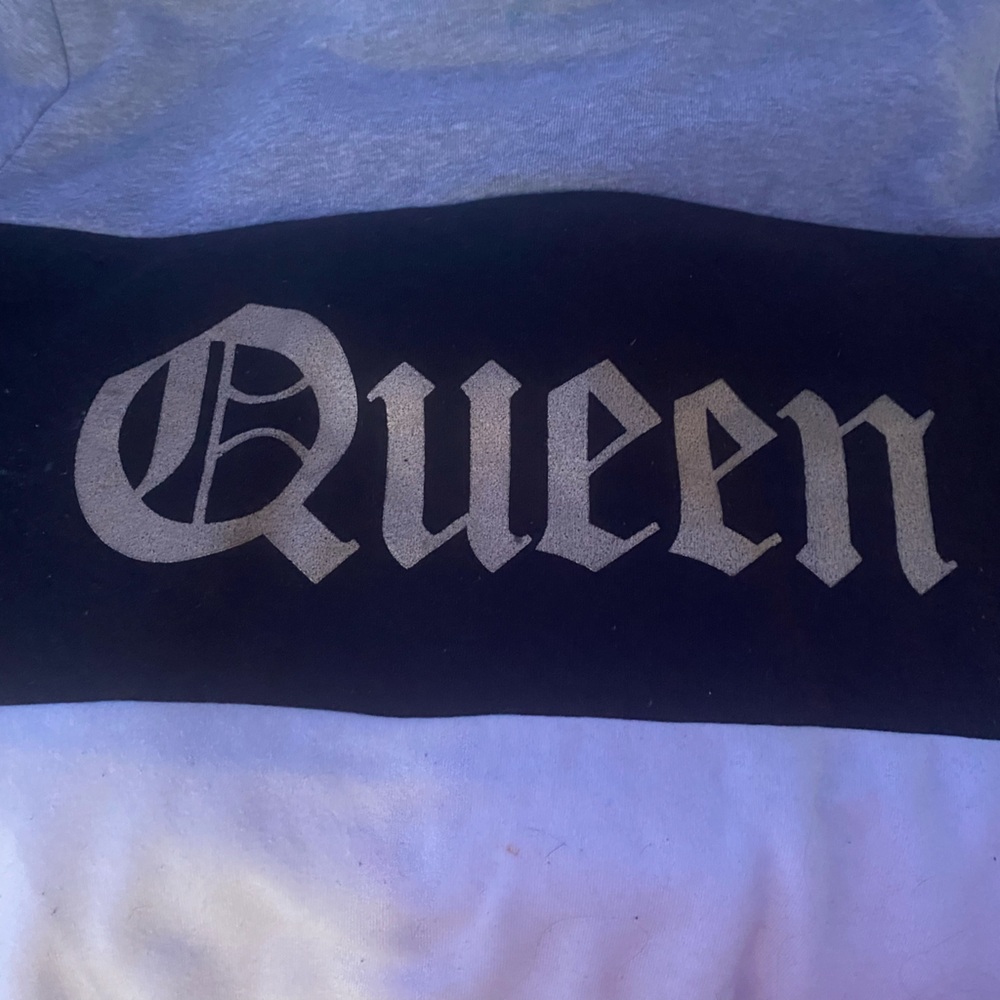 rue 21 QUEEN hoodie